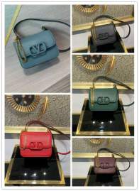 Picture of Valentino Handbags _SKUfw129868726fw